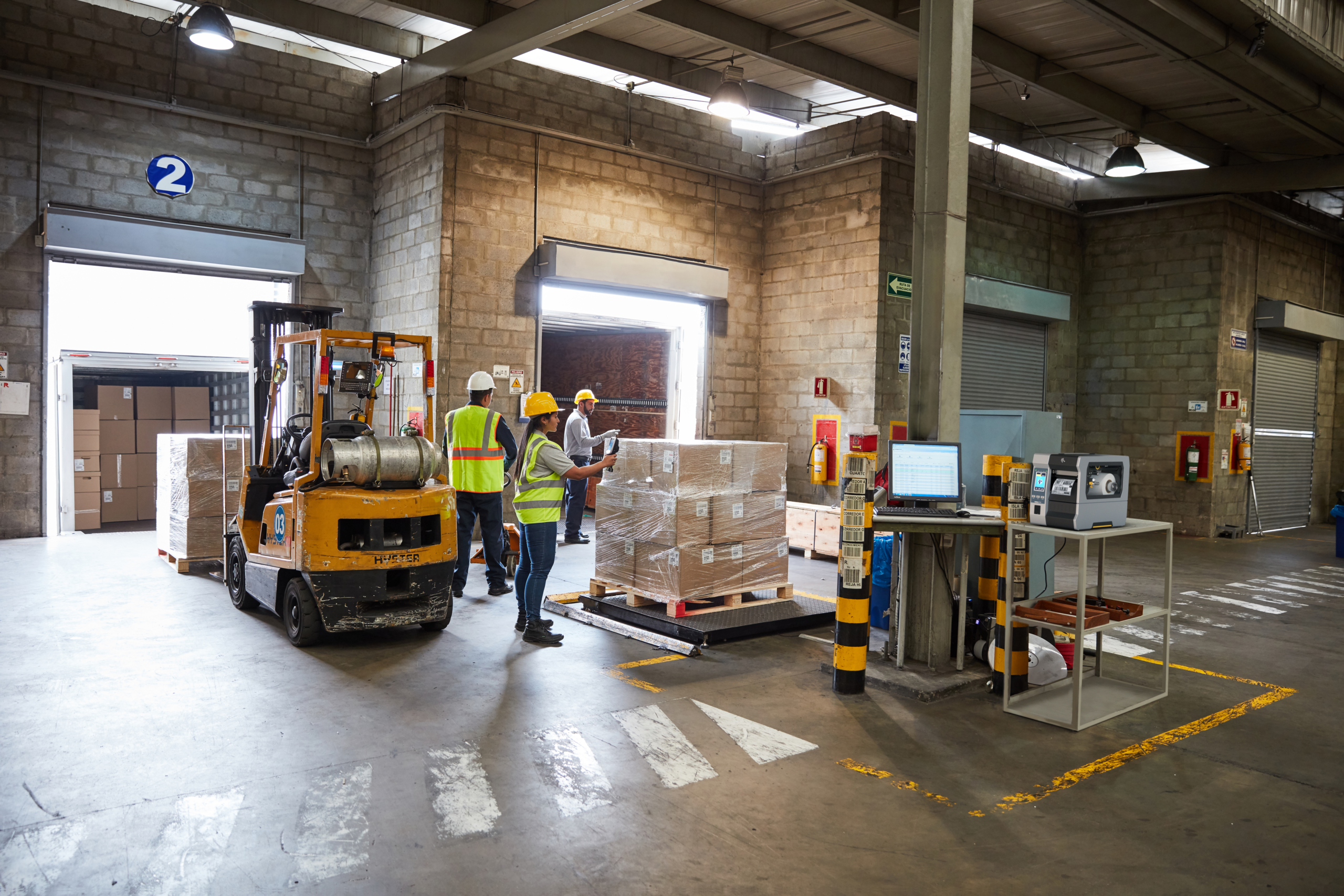 warehouse-photography-application-ZT610-cross-docking